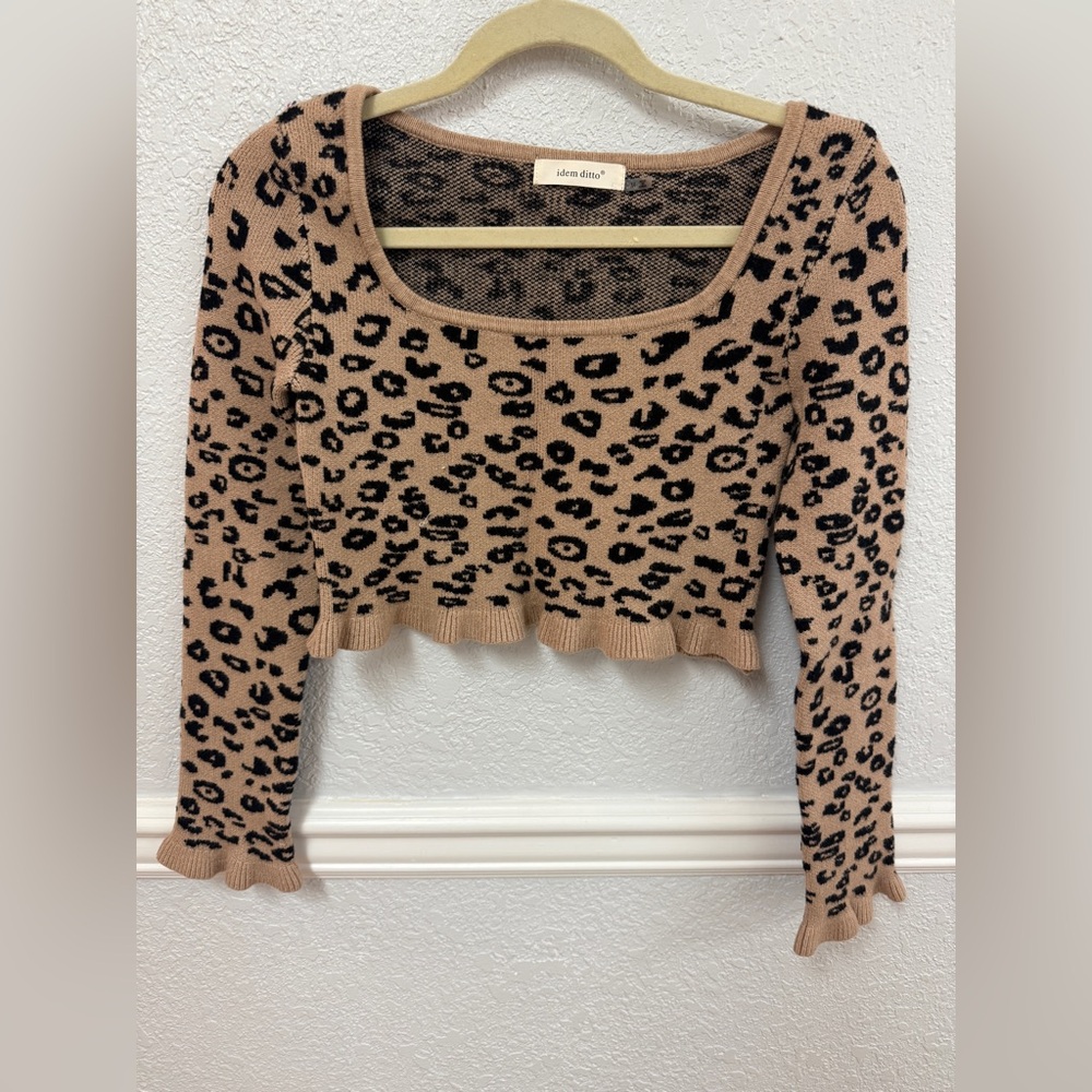 Cropped Leopard Long Sleeve